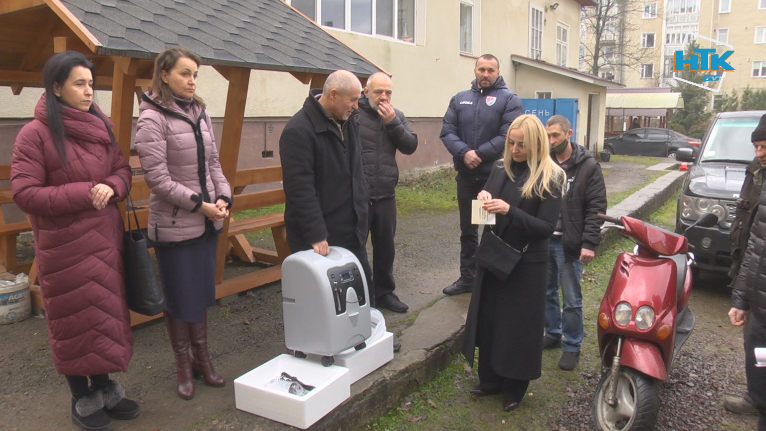 Коломийський госпіталь ветеранів війни отримав у подарунок кисневий концентратор ВІДЕО