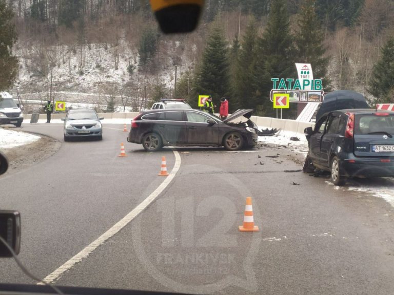 У курорному Микуличині трапилась ДТП з потерпілими