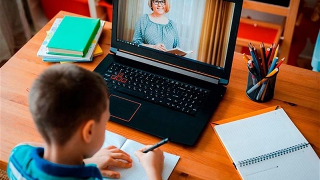 Після зимових канікул франківські школи йдуть на «дистанційку» ВІДЕО