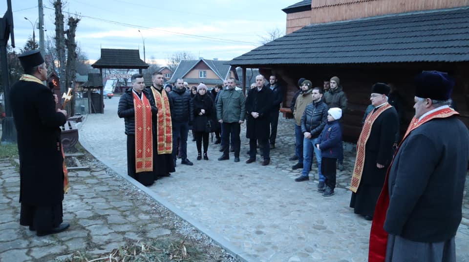 Громада Коломиї молилася за молодь, яка полягла під Крутами ФОТО