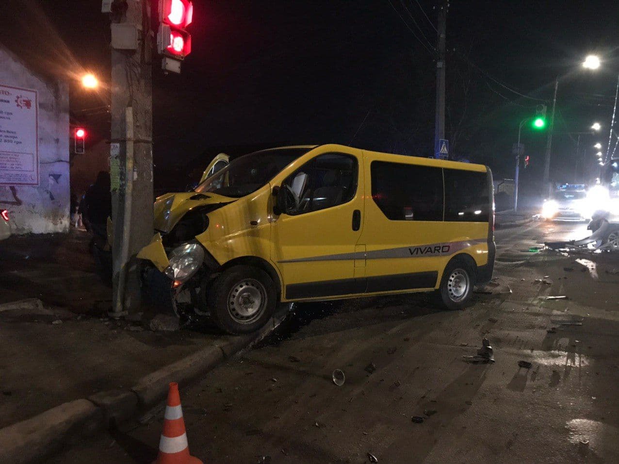 Не надав перевагу: у Франківську зіткнулися дві автівки