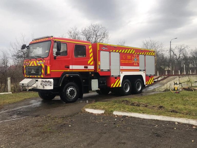 Прикарпатські рятувальники отримали нові спецавтомобілі