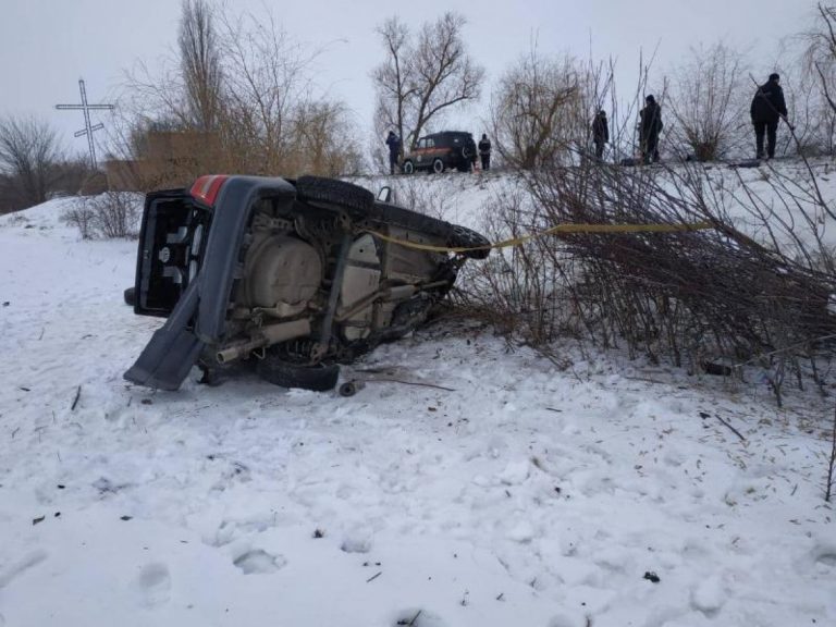 На Прикарпатті "Таксі" злетіло у кювет - пасажирка госпіталізована до лікарні