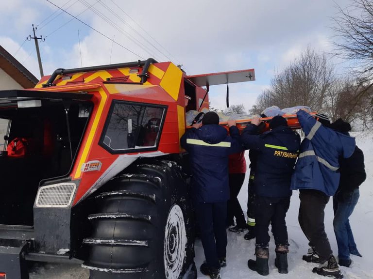 В ці дні прикарпатські надзвичайники працюють замість швидкої