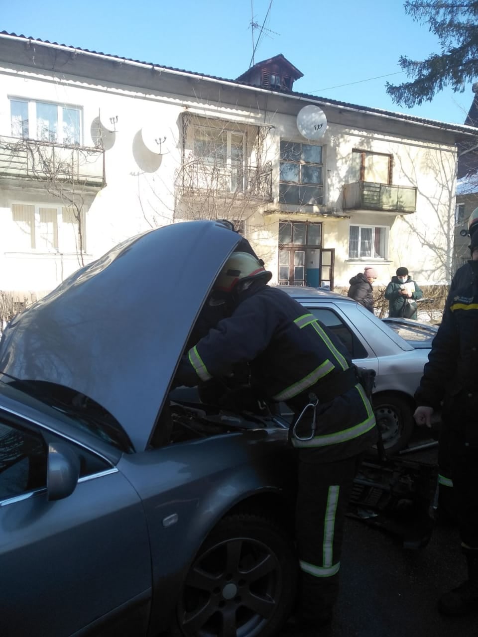 На Прикарпатті чергова автотроща за участі одразу трьох авто - допомагали рятувальники ФОТО