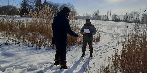 Рятувальники Прикарпаття провели профілактичні бесіди з рибалками ФОТО