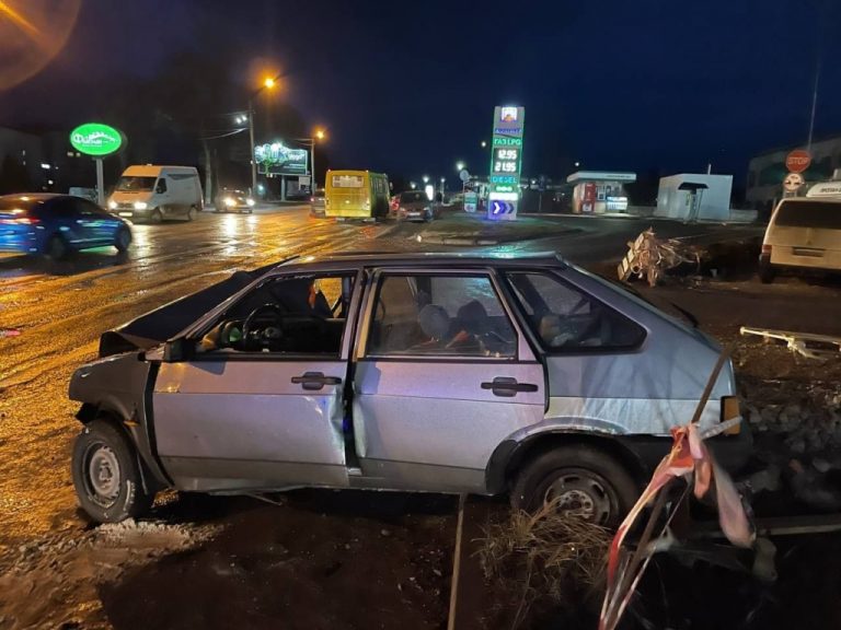 На виїзді з Франківська в жахливій лобовій ДТП розбився водій ФОТО