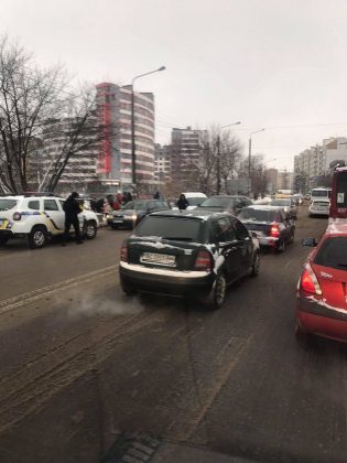 На Галицькій у Франківську – ДТП, утворюється затор ФОТО