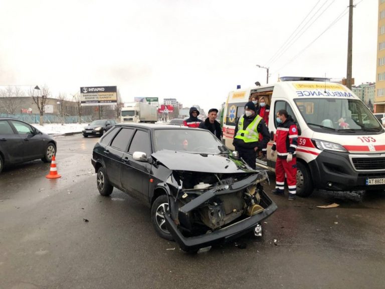 У Франківську п'яний водій став винуватцем аварії ФОТО