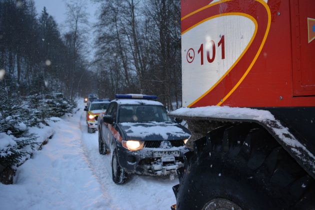 Понад пів сотні рятувальників і волонтерів другу добу поспіль шукають заблукалого в Карпатах туриста ФОТО та ВІДЕО