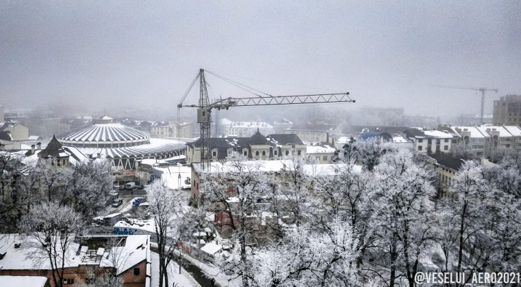 Франківський фотограф поділився заворожуючими кадрами засніженого скверу на Валах ФОТОРЕПОРТАЖ