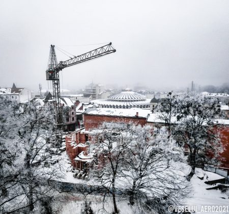 Франківський фотограф поділився заворожуючими кадрами засніженого скверу на Валах ФОТОРЕПОРТАЖ