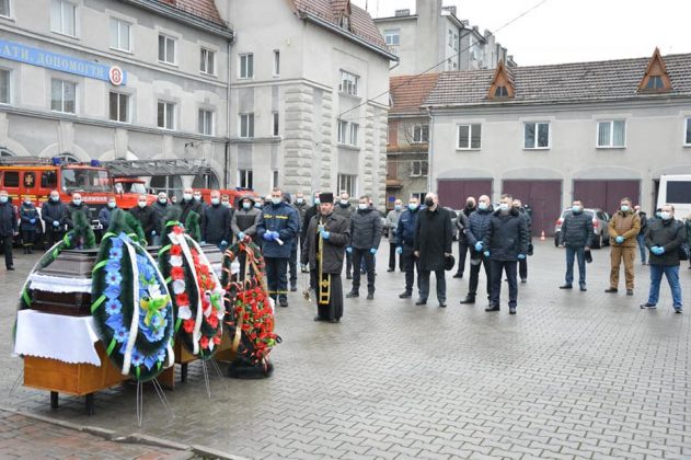 У Івано-Франківську прощаються з полковником ДСНС у відставці ФОТО