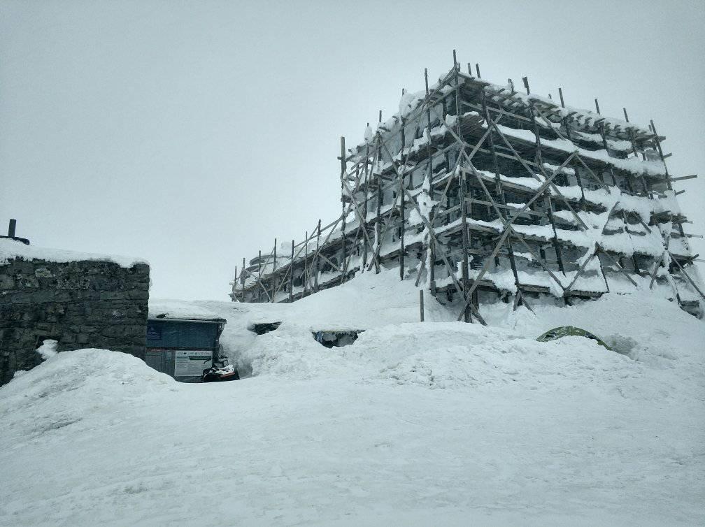 Чорногору щедро замело снігом ФОТО