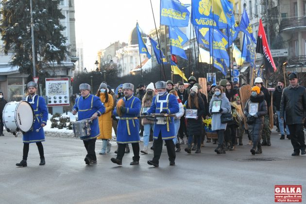 В Івано-Франківську смолоскипною ходою вшанували пам'ять героїв Небесної сотні ФОТОРЕПОРТАЖ