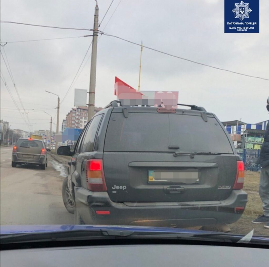 Франківські патрульні виявили у двох водіїв «липові» документи ФОТО