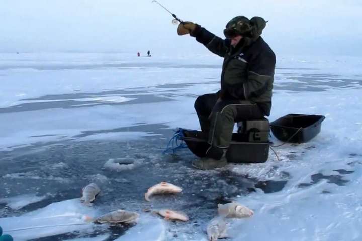 Рятувальники Прикарпаття вберегли від біди кількох рибалок