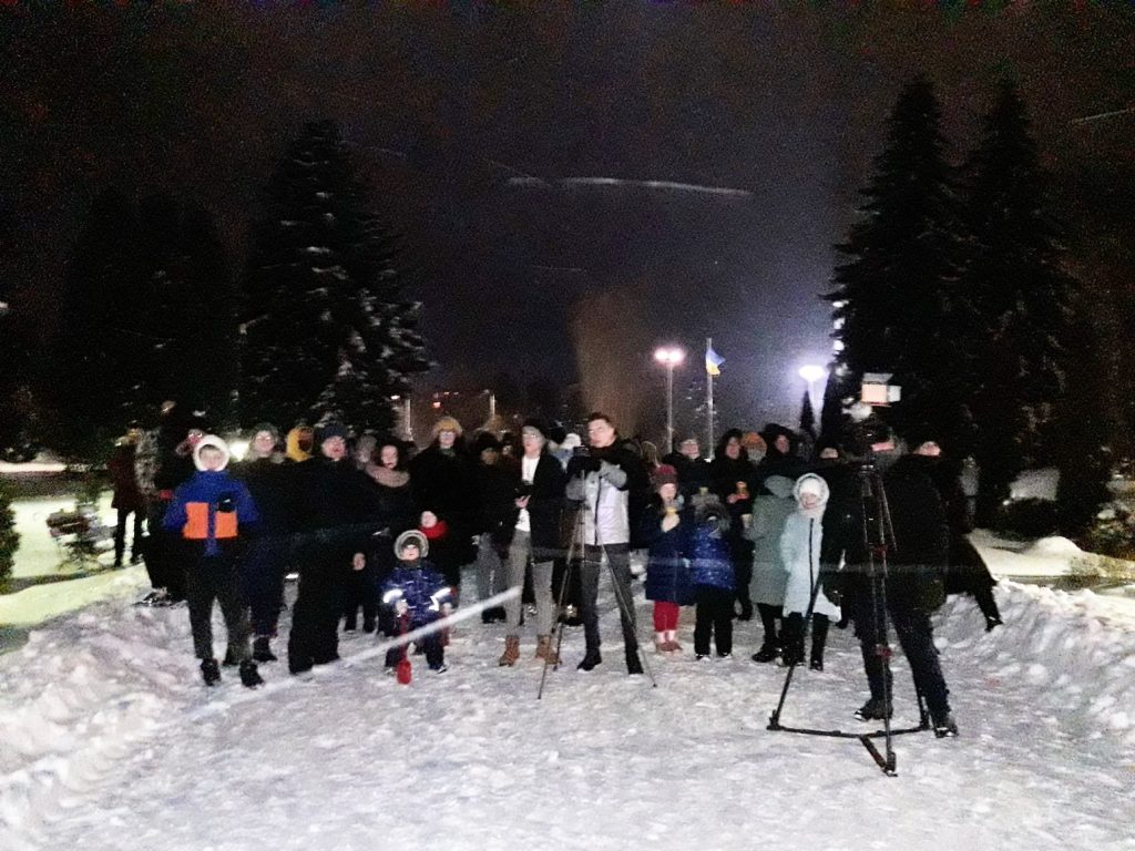 В Бурштині влаштували справді крутий мистецький перформанс ФОТО та ВІДЕО