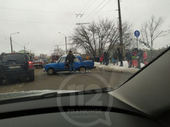 На Галицькій у Франківську – ДТП, утворюється затор ФОТО