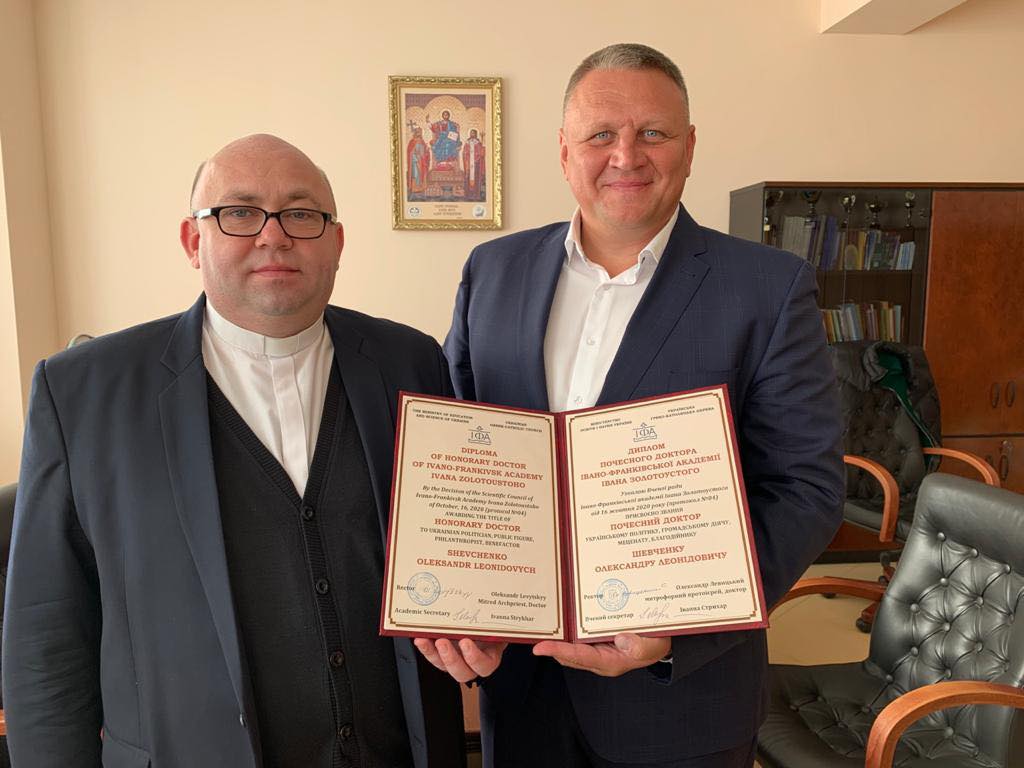 Прикарпатського представника команди Коломойського закликають більше не проводити агітацію у церквах