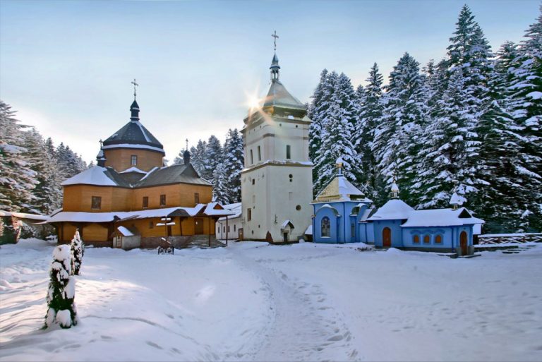 Манявський скит перебуває відрізаним від світу ще від червневої повені