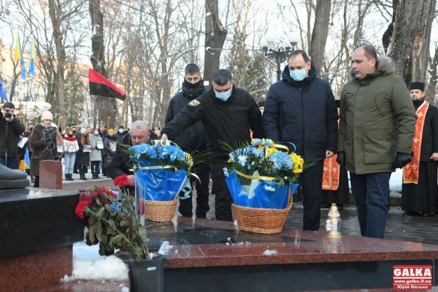 В Івано-Франківську смолоскипною ходою вшанували пам'ять героїв Небесної сотні ФОТОРЕПОРТАЖ