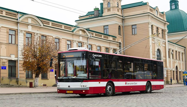 На Прикарпатті планують повністю заборонити рух транспорту, крім транзитного та приватних автомобілів