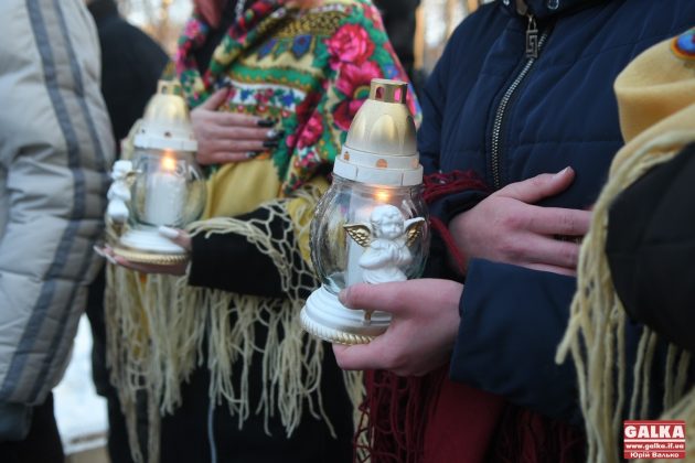 В Івано-Франківську смолоскипною ходою вшанували пам'ять героїв Небесної сотні ФОТОРЕПОРТАЖ