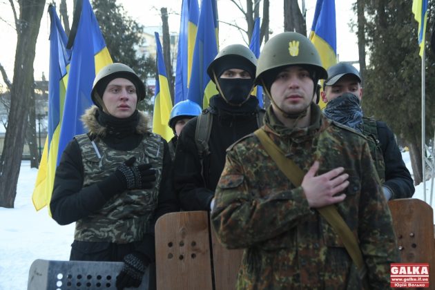 В Івано-Франківську смолоскипною ходою вшанували пам'ять героїв Небесної сотні ФОТОРЕПОРТАЖ