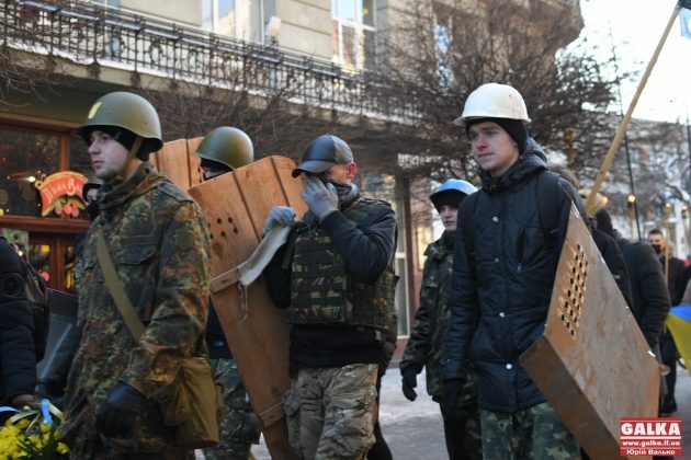 В Івано-Франківську смолоскипною ходою вшанували пам'ять героїв Небесної сотні ФОТОРЕПОРТАЖ