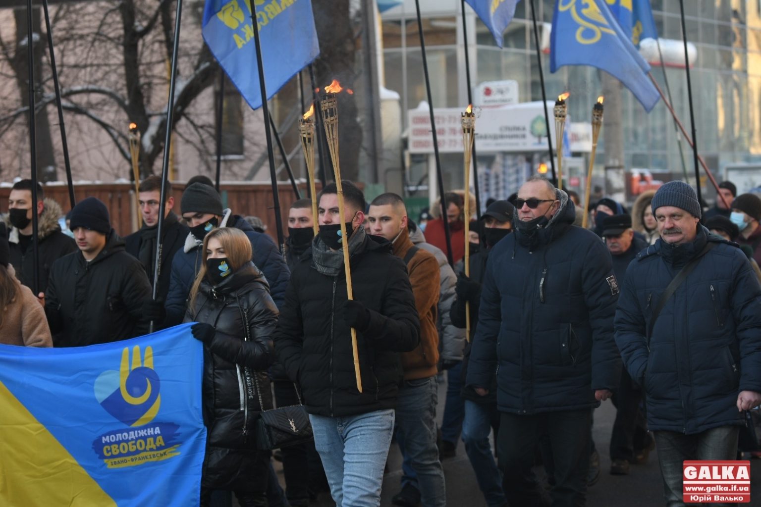 В Івано-Франківську смолоскипною ходою вшанували пам'ять героїв Небесної сотні