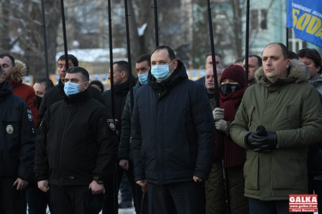 В Івано-Франківську смолоскипною ходою вшанували пам'ять героїв Небесної сотні ФОТОРЕПОРТАЖ