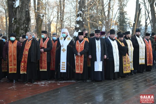 В Івано-Франківську смолоскипною ходою вшанували пам'ять героїв Небесної сотні ФОТОРЕПОРТАЖ