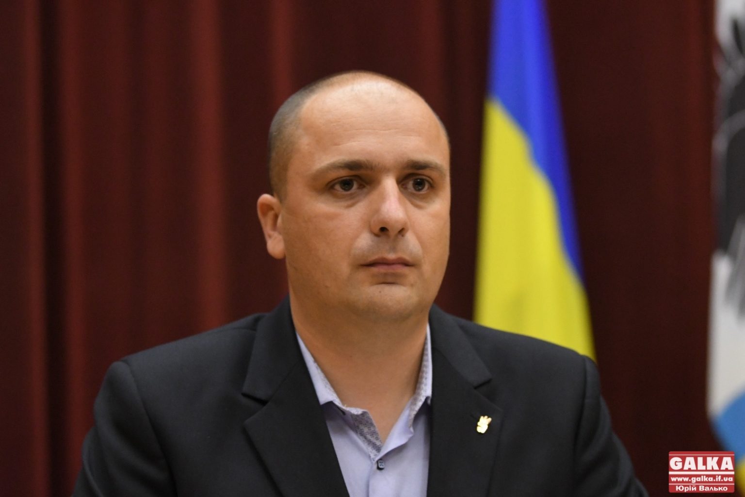 Апарат та керівництво новоствореної Івано-Франківської районної ради і досі працюють на громадських засадах