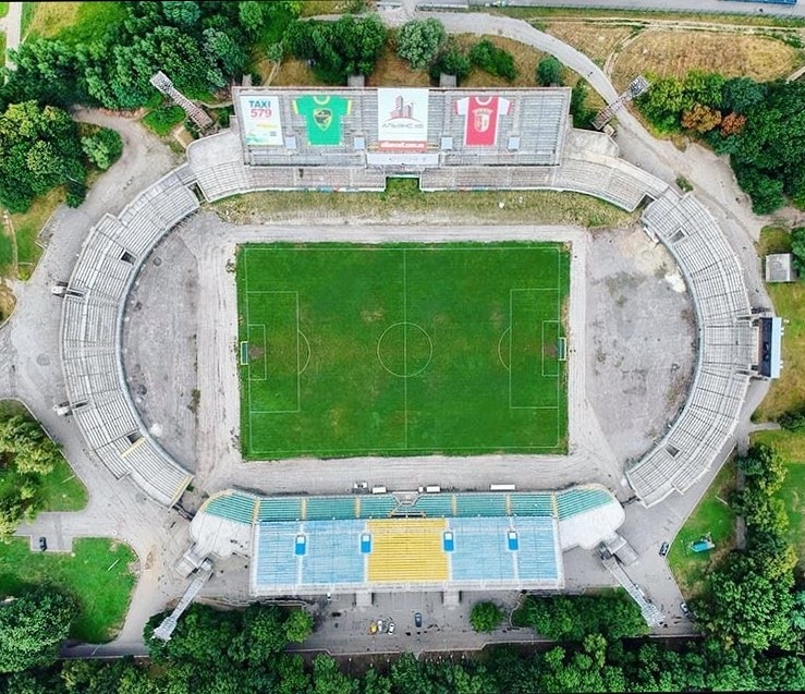 Міська влада хоче відремонтувати прилеглу до стадіону "Рух" територію