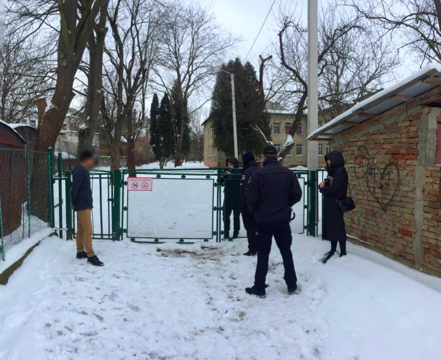 Вдарив в обличчя та вкрав телефон: відомі деталі затримання грабіжника у Франківську ФОТО