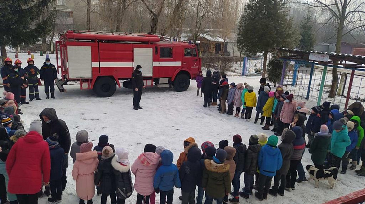 Прикарпатські рятувальники розповіли дітям про правила пожежної безпеки в побуті ФОТО