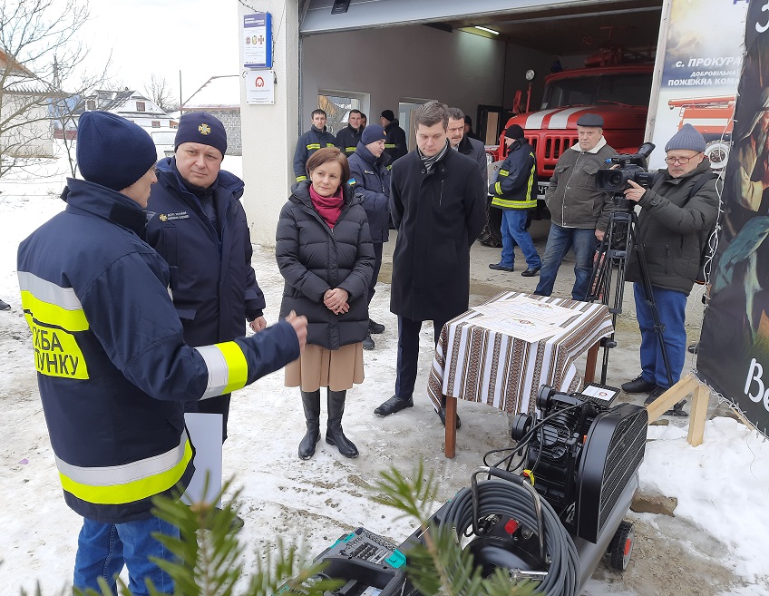 Добровільна пожежна дружина на Косівщині отримала від поляків сучасне обладнання