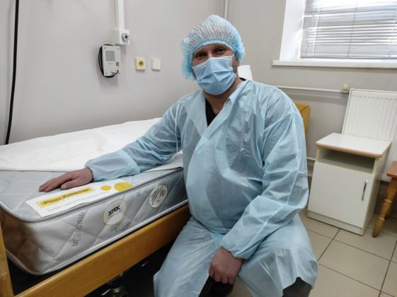 50 нових ортопедичних матраців від ДТЕК отримала Івано-Франківська обласна клінічна інфекційна лікарня ФОТ