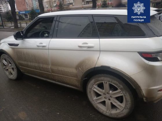 У Франківську упіймали елітний Range Rover, який виявився автомобілем-двійником ФОТО