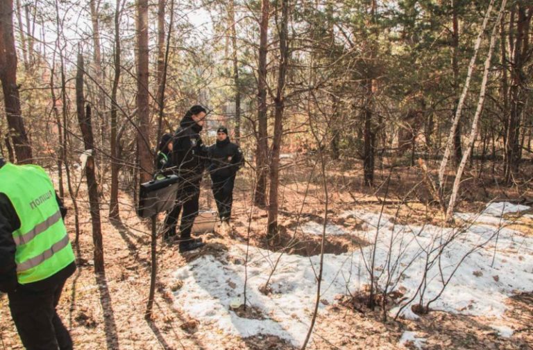 На Франківщині зниклого пенсіонера знайшли в лісі мертвим