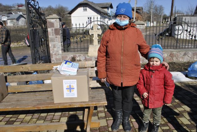 Малозабезпечені сім'ї Прикарпаття, в яких паводок знищив урожай, отримали допомогу ФОТО