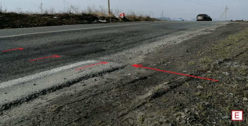Прикарпатські активісти просять відремонтувати дорогу де стаються ДТП ФОТО