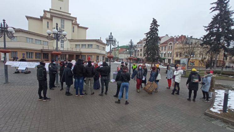 Мешканці Франківська вийшли на марш за права жінок ФОТО ВІДЕО