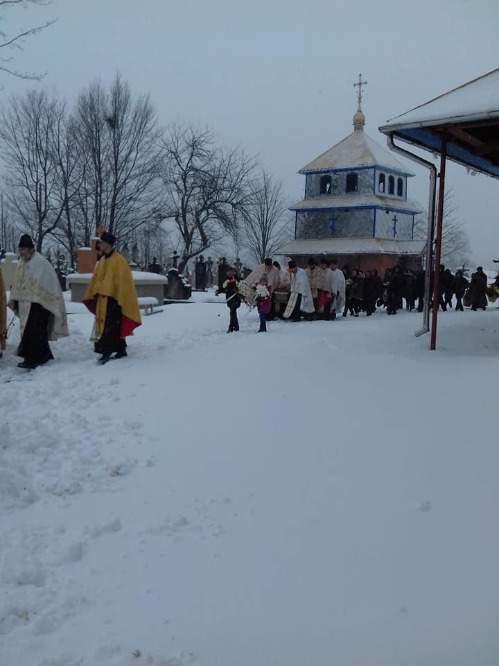 попрощалися