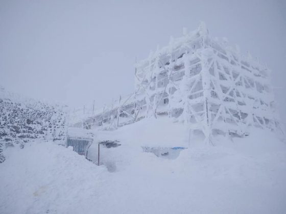 Зима не відступає: на Піп Івані сніг та мороз ФОТО