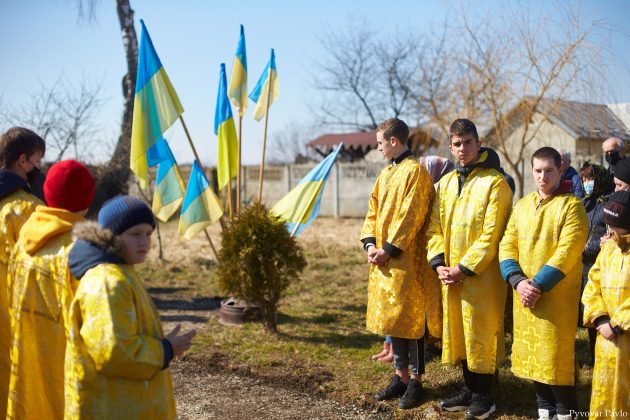 У Братківцях вшанували пам'ять розстріляних у 1944 році юнаків