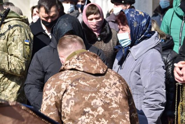 У Хмельницькому провели в останню путь загиблого в зоні ОСС бійця з прикарпатської «десятки» ФОТО