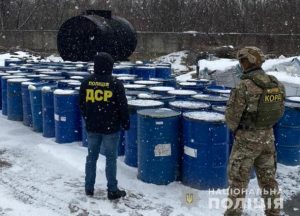 Розкрадання нафти під виглядом технологічних послуг на 2 мільйона гривень: на Прикарпатті поліція викрила учасників злочинного угруповання