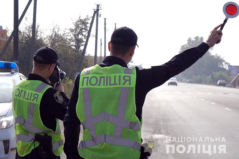 Франківські патрульні просять водіїв не перевищувати швидкість